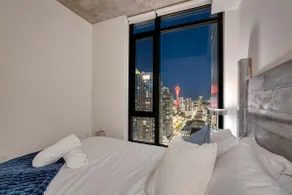 DT Sub Penthouse City Tower Views 2 Balconies - Image 5