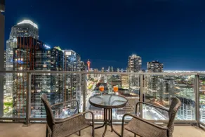 DT Sub Penthouse City Tower Views 2 Balconies - Image 2