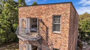 Charming Coastal River Loft in Historic Darien - Image 4
