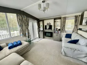 2-Bed Ringwood Cabin - incl Park Pass SelfCheckin - Image 3