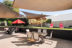 Renovated, Lg Backyard w/ Outdoor DIning - Image 3