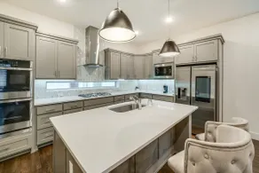 10 Mi to Dtwn Dallas: Sleek Retreat w/ Balcony - Image 2