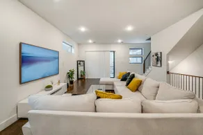 10 Mi to Dtwn Dallas: Sleek Retreat w/ Balcony - Image 4