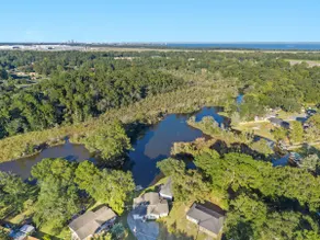 Tara's Riverfront Hideaway - Image 5