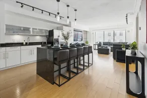 Modern Flat in the Heart of Indianapolis - Image 5