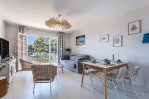Beautiful Shore - 7 min walk to the Beach - Image 2