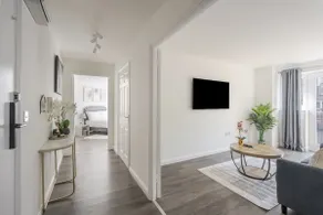 2 Luxurious Apartments with Free Parking near Chelmsford City - Image 2