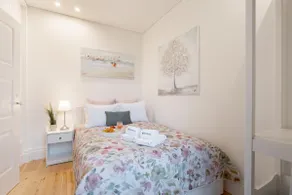 Stylish & Cozy Flat by Host Wise - Image 2