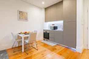 Stylish & Cozy Flat by Host Wise - Image 5