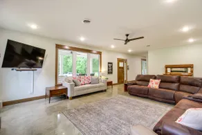 Great for Groups: Family Creekside Home in Loretto - Image 5