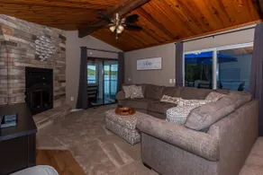 Lakefront Family Home Private Dock with Huge Views - Image 5