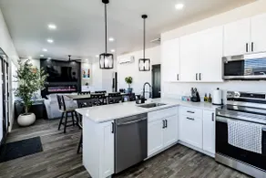 Modern Family Home at Lake Powell-Hot Tub-2 Kings - Image 4