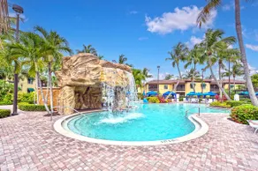 Luxury Residence 3BR near 5th Ave & Beach - Image 3