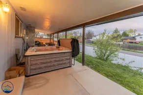 Stylish Getaway| Hot Tub | Close to Denver&Boulder - Image 4