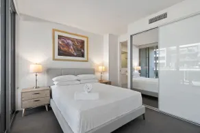 Spacious Lakefront Apartment with Pool Access - Image 2