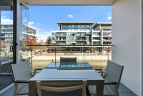 Spacious Lakefront Apartment with Pool Access - Image 4