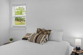 The Duke- Decatur Luxury Suite - Image 4