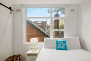 Minimalist Mosman - Essential Stay near Beach & Zoo - Image 2