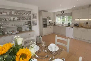 White Lodge - Image 4