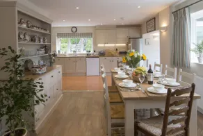 White Lodge - Image 3
