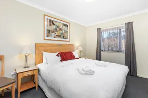 Executive Apartment, Parking, Pool in Perth - Image 2