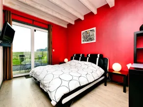 Smuk villa med opvarmet udendørs pool - Image 3