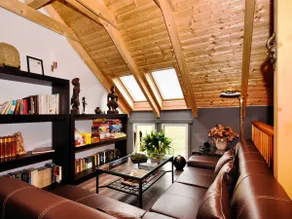 Smuk villa med opvarmet udendørs pool - Image 2