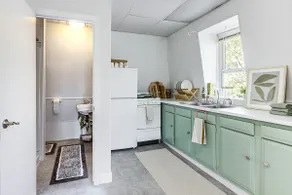 Explore Dtwn, Parks & Colleges: Cozy Worcester Apt - Image 2
