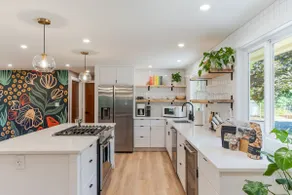 Wildfern Ranch: Lux New Mid-Century Modern Home - Image 4