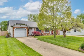 14 Mi to Dtwn Indy: Family Gem w/ Yard - Image 3