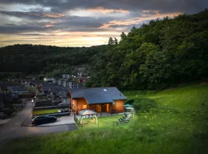 XXL wellness chalet by the lake for up to 10 people - Image 2