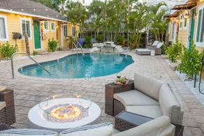 Queen Bed-Step to Madeira Beach-Heated Pool-Private - Image 3