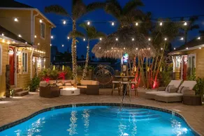 Queen Bed-Step to Madeira Beach-Heated Pool-Private - Image 2