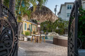 King Bed-Step to Madeira Beach-Heated Pool-Private - Image 3