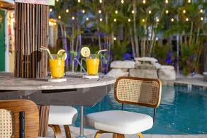 King Bed-Step to Madeira Beach-Heated Pool-Private - Image 4