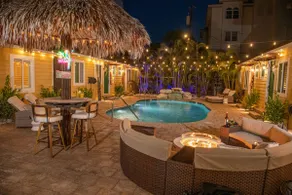 King Bed-Step to Madeira Beach-Heated Pool-Private - Image 5