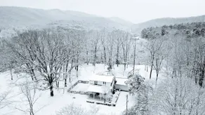 Historic Farmhouse|5 acres|Hot Tub| Parkway Access - Image 5