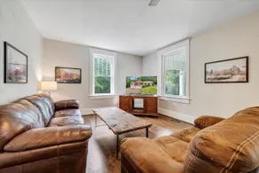 Historic Farmhouse|5 acres|Hot Tub| Parkway Access - Image 4
