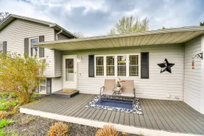 3 Mi to Erie Canal: Home w/ Hot Tub in Holley! - Image 2