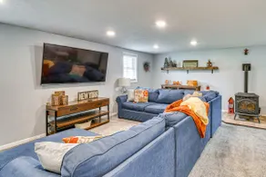 3 Mi to Erie Canal: Home w/ Hot Tub in Holley! - Image 5