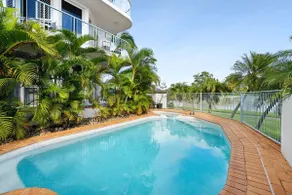 Stunning Rooftop Retreat, River Views with Private Jacuzzi! - Image 5