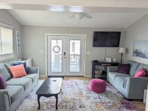 Ocean Lakes home w/golf cart just steps to the bea - Image 3