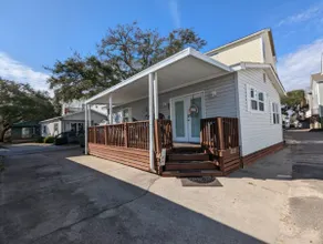 Ocean Lakes home w/golf cart just steps to the bea - Image 2