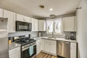 2 Mi to Waterfront: Walkable Fall River Apartment! - Image 2