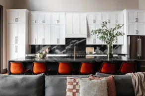2 Designer Homes 14 Bedrooms Walk to St Charles - Image 5