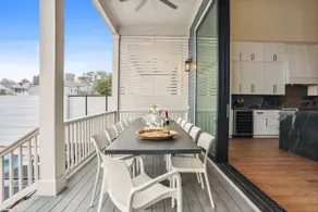 2 Designer Homes 14 Bedrooms Walk to St Charles - Image 3