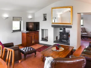 Church View Apartment - Image 3