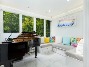 1/2 mile to NU, 5min walk to Lake, Swim Spa Pool - Image 4