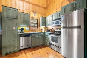 Pet-Friendly Stay in Central Branson - Image 2