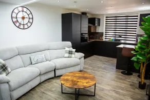 Modern Apartment Minutes Away From Heathrow - Image 5